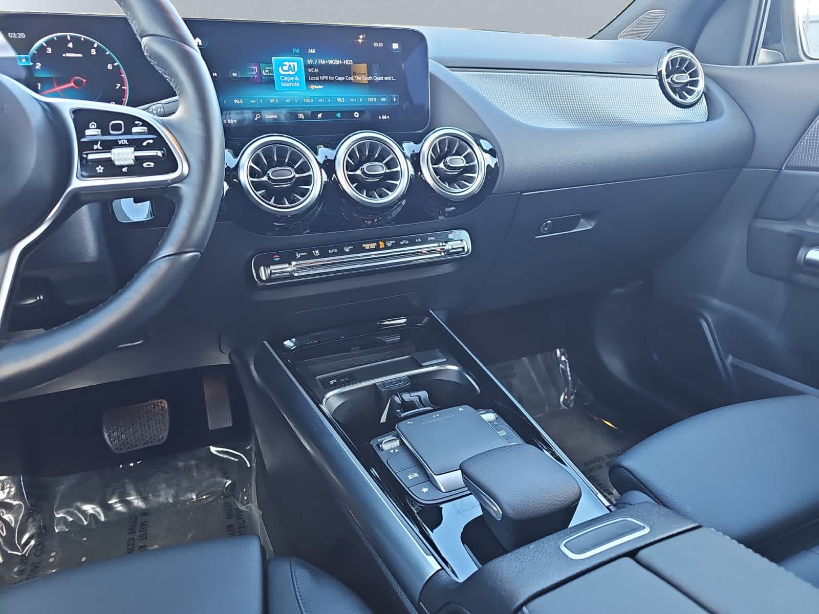 used 2022 Mercedes-Benz GLA 250 car, priced at $27,998