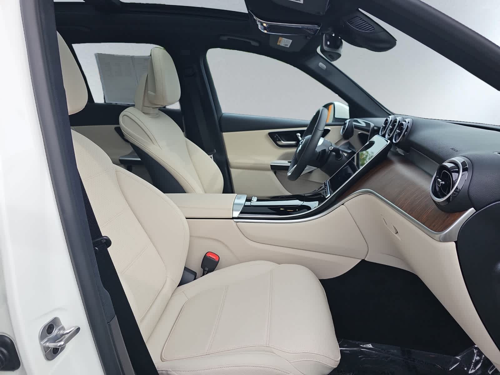 used 2026 Mercedes-Benz GLC 300 car, priced at $46,498