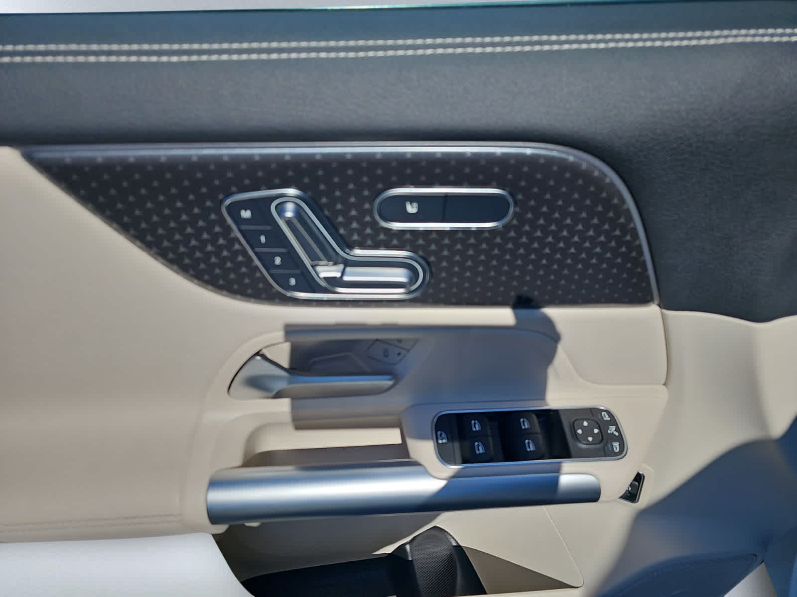 used 2025 Mercedes-Benz GLA 250 car, priced at $37,498
