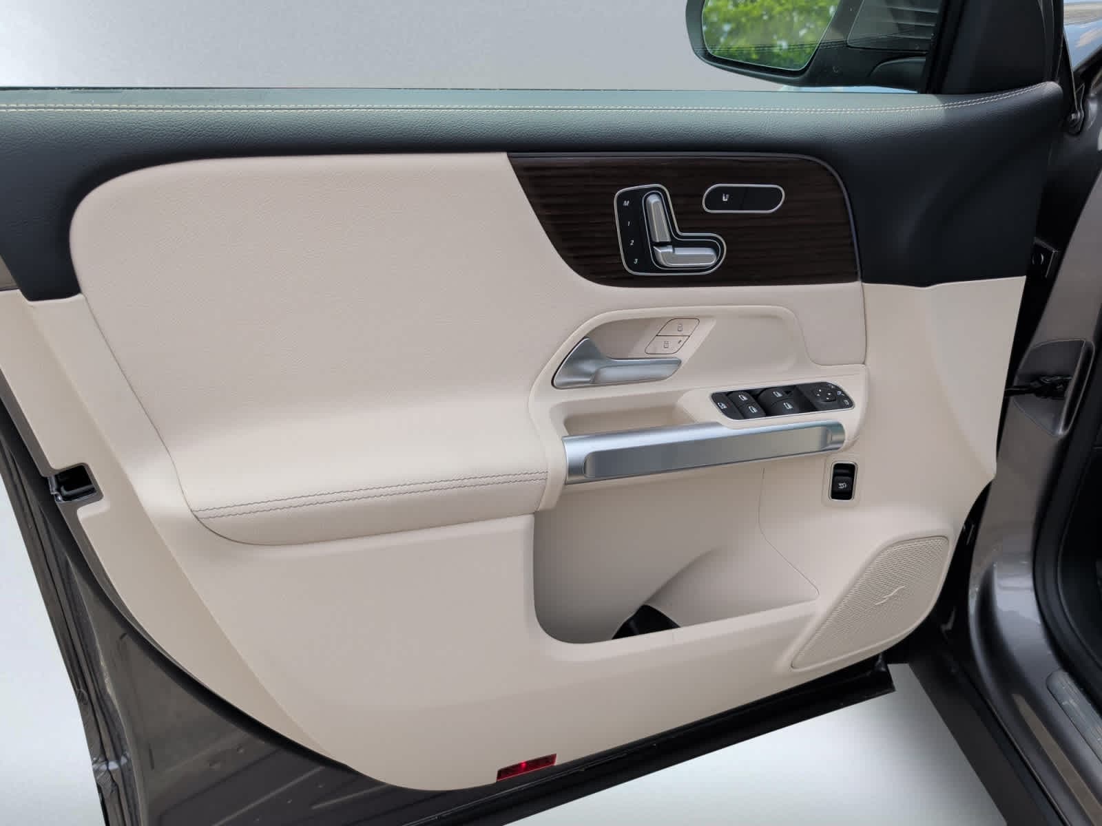 new 2026 Mercedes-Benz GLB 250 car