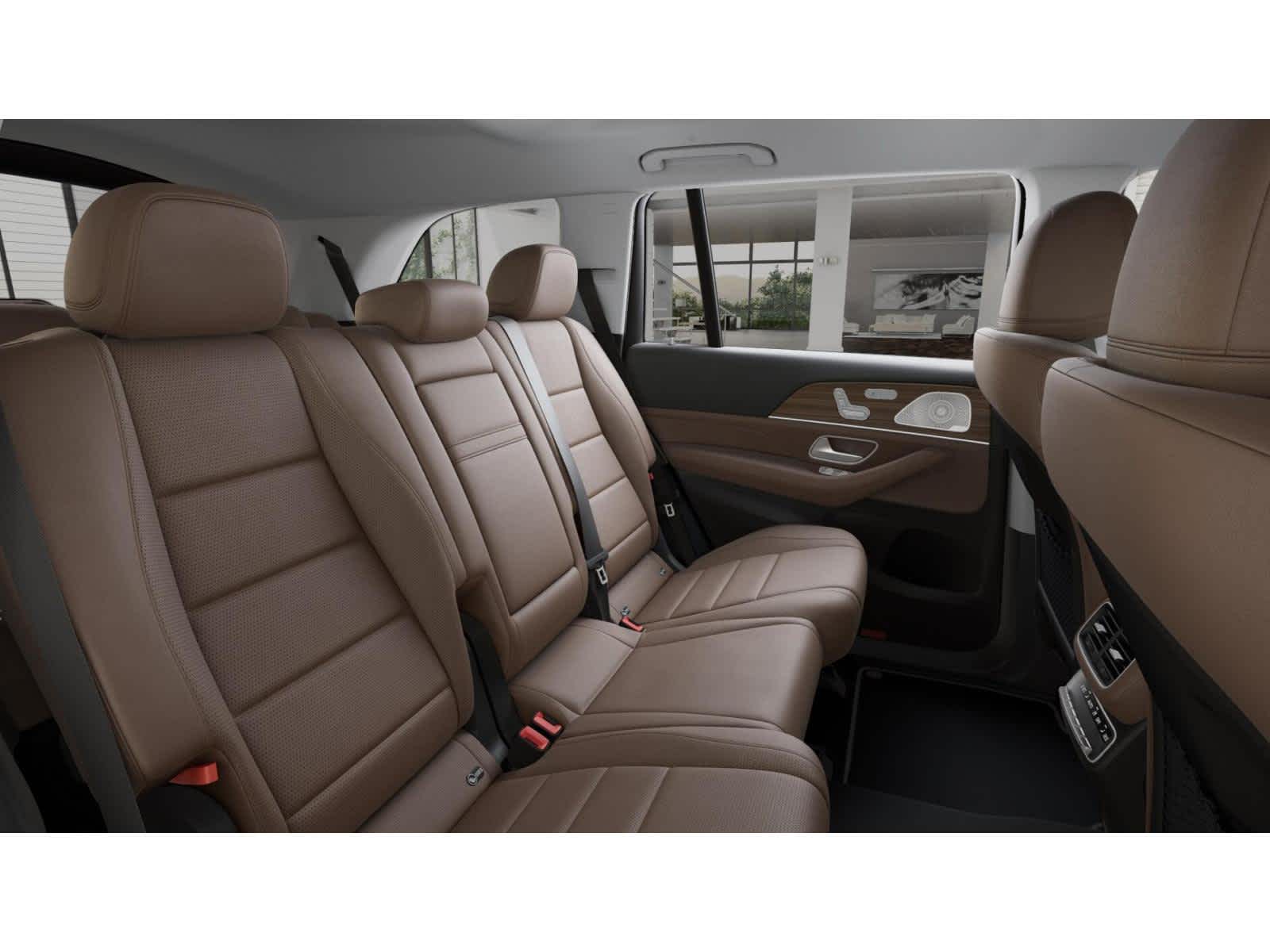 2026 Mercedes Benz GLS 450 4MATIC photo 4