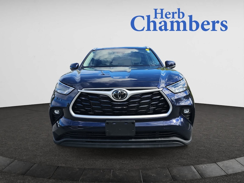 Used 2022 Toyota Highlander XLE SUV