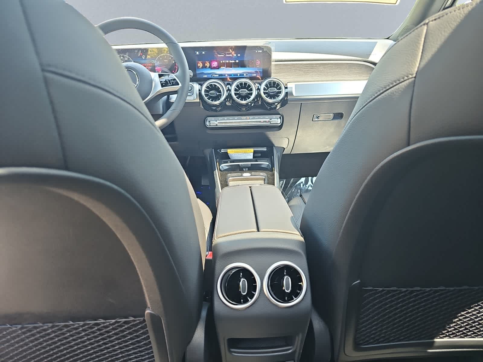 new 2026 Mercedes-Benz GLB 250 car