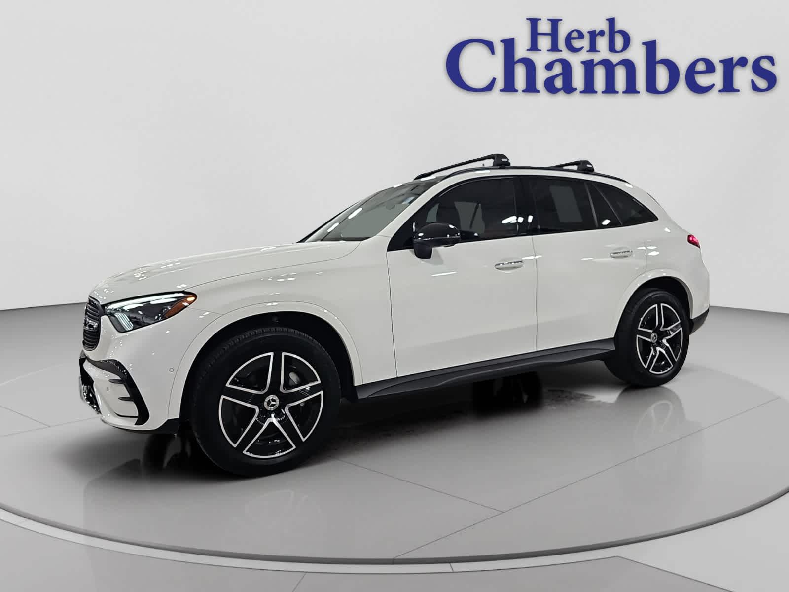 2024 Mercedes Benz GLC 300 photo 3