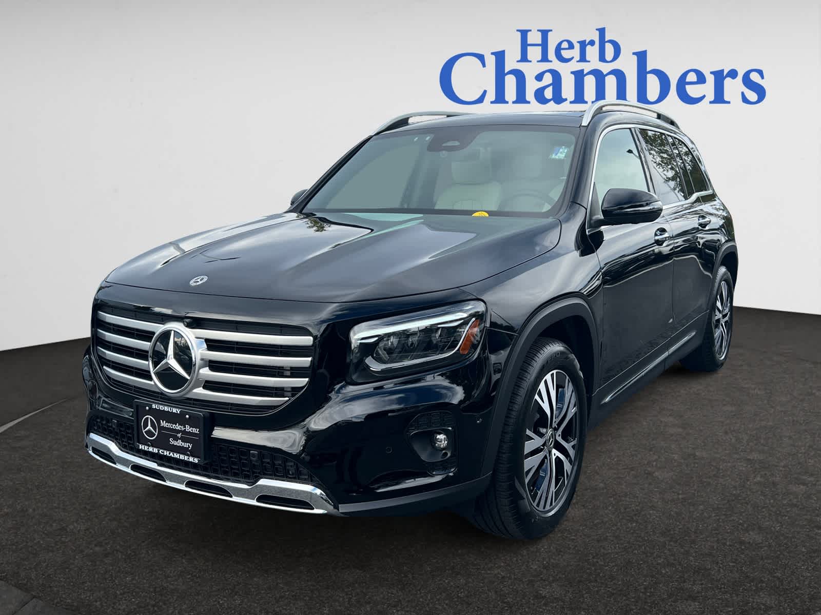 2025 Mercedes Benz GLB 250 4MATIC photo 4