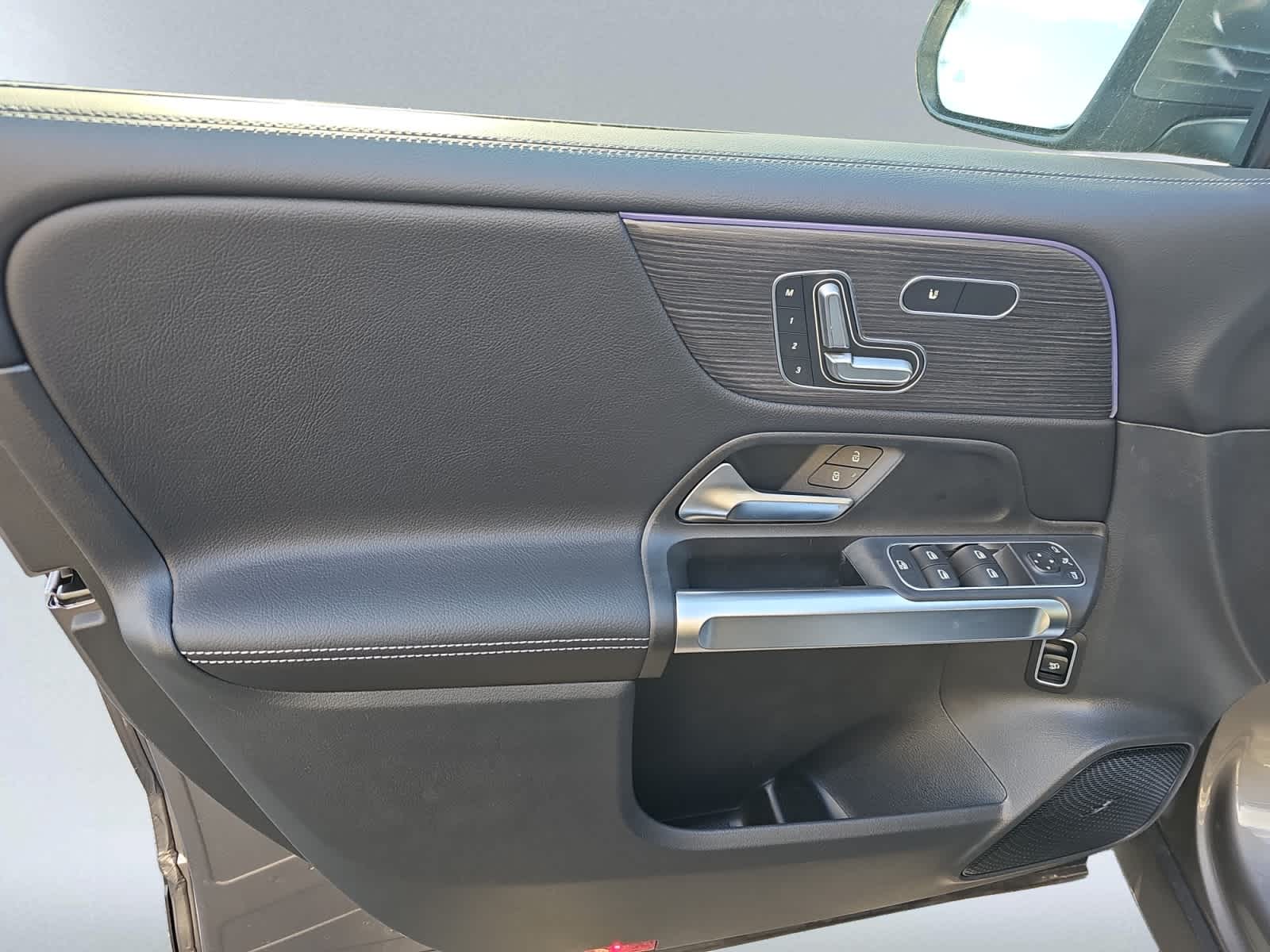 new 2026 Mercedes-Benz GLB 250 car