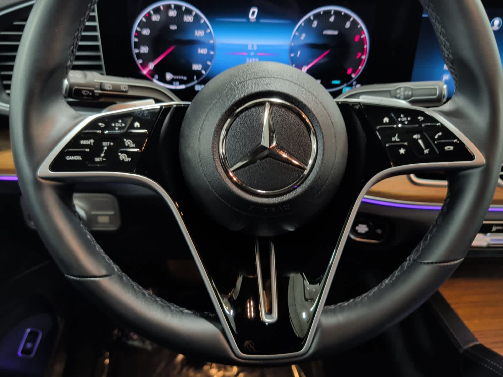 used 2025 Mercedes-Benz GLE 450 car, priced at $67,998