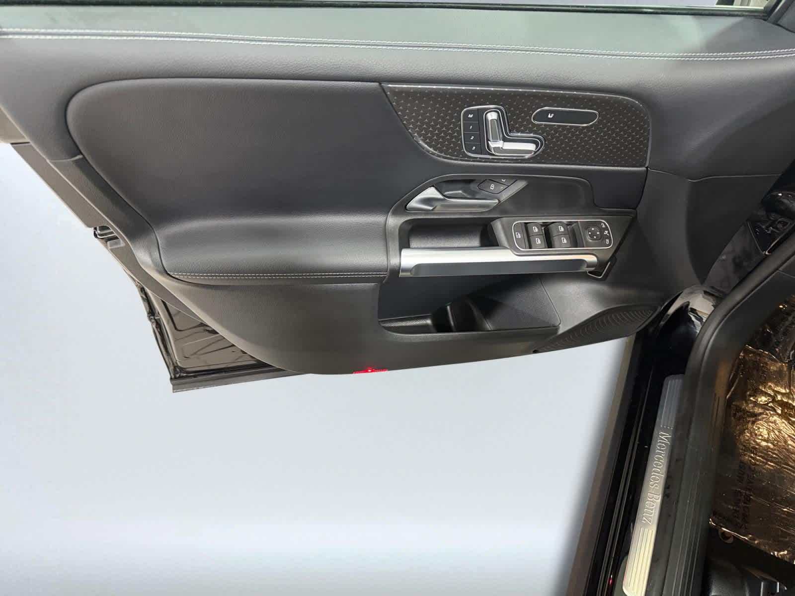 used 2025 Mercedes-Benz GLB 250 car, priced at $42,788