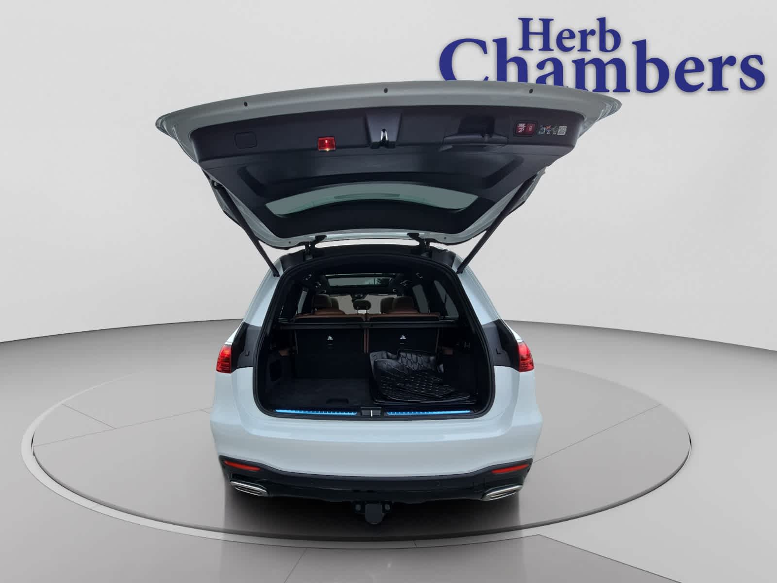 used 2025 Mercedes-Benz GLS 580 car, priced at $103,998