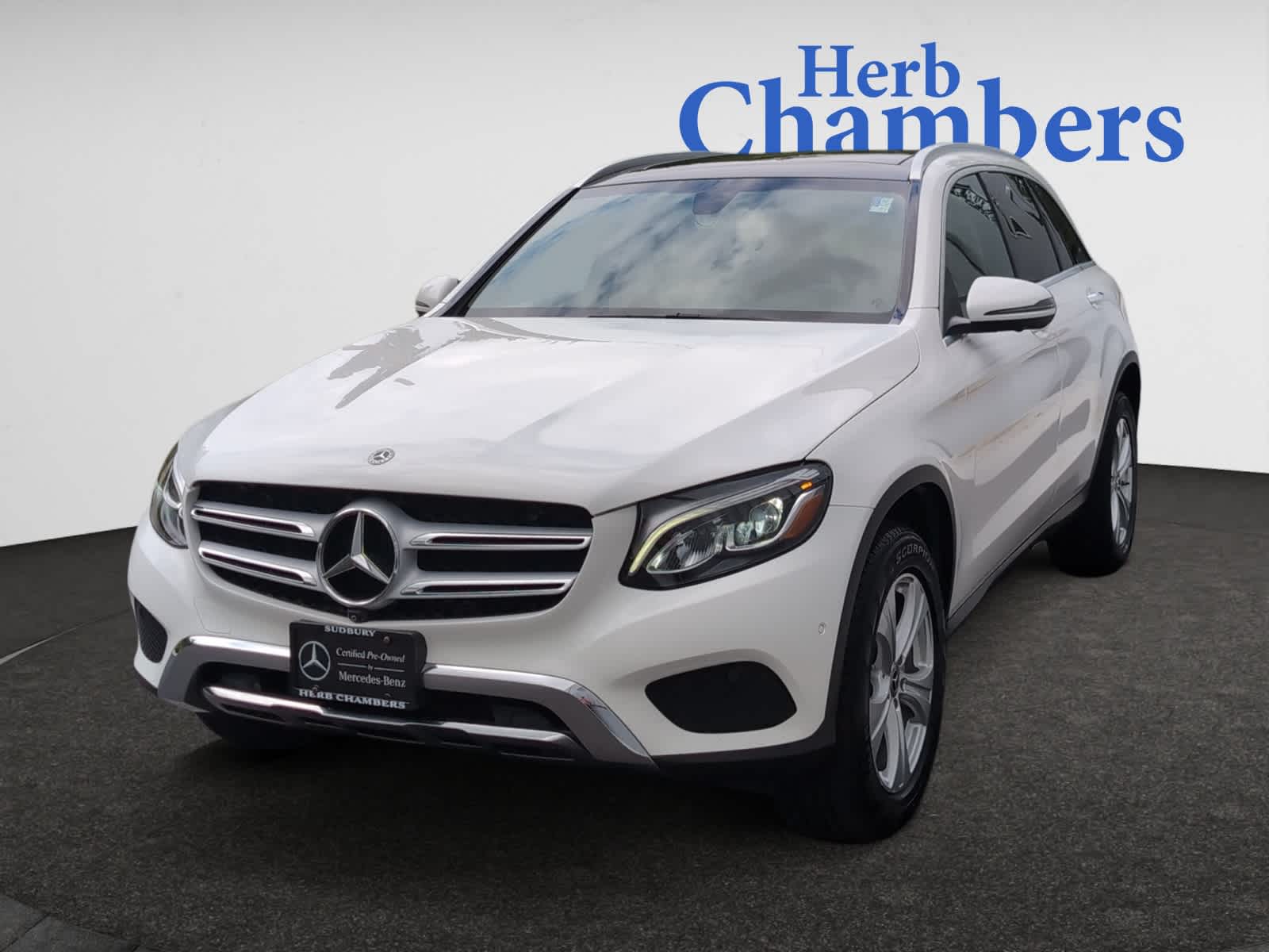 2018 Mercedes Benz GLC 300 4MATIC photo 3