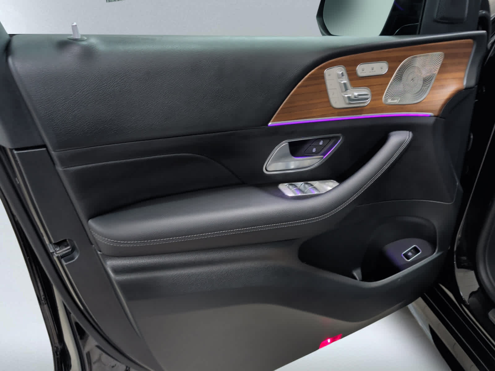 used 2025 Mercedes-Benz GLE 450 car, priced at $67,998