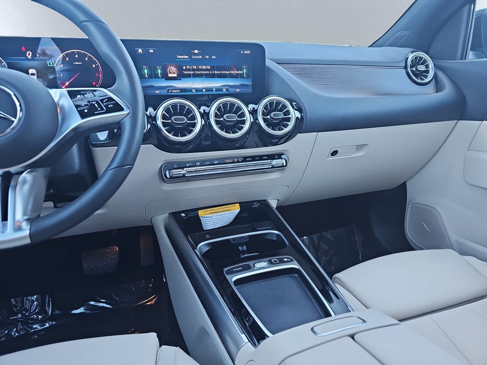 used 2026 Mercedes-Benz GLA 250 car, priced at $43,298