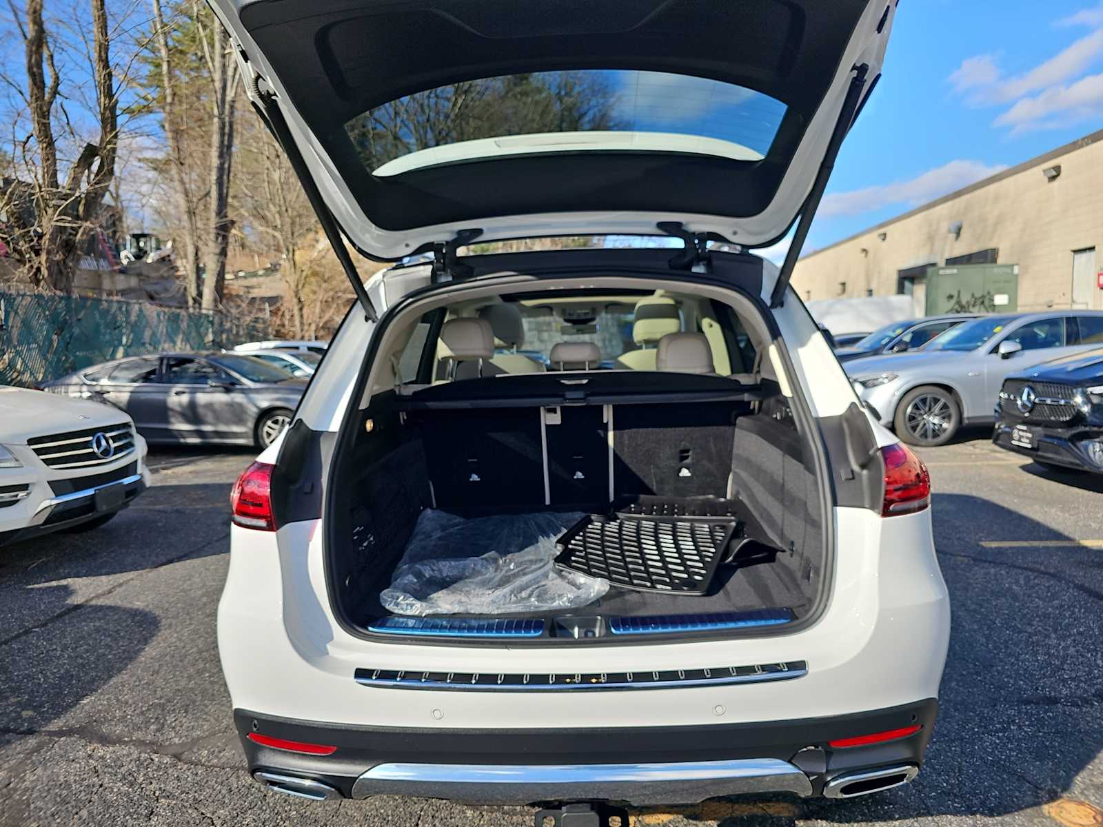 used 2023 Mercedes-Benz GLE 350 car, priced at $47,998