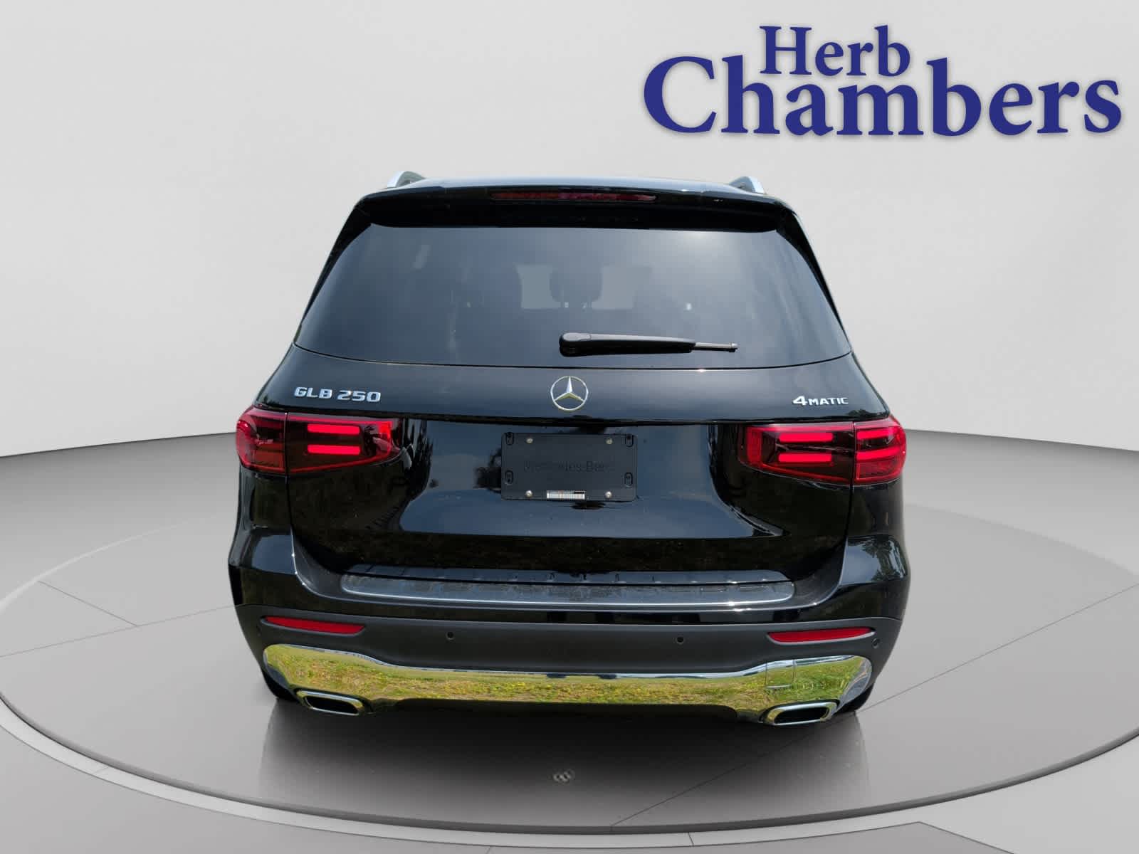 new 2026 Mercedes-Benz GLB 250 car