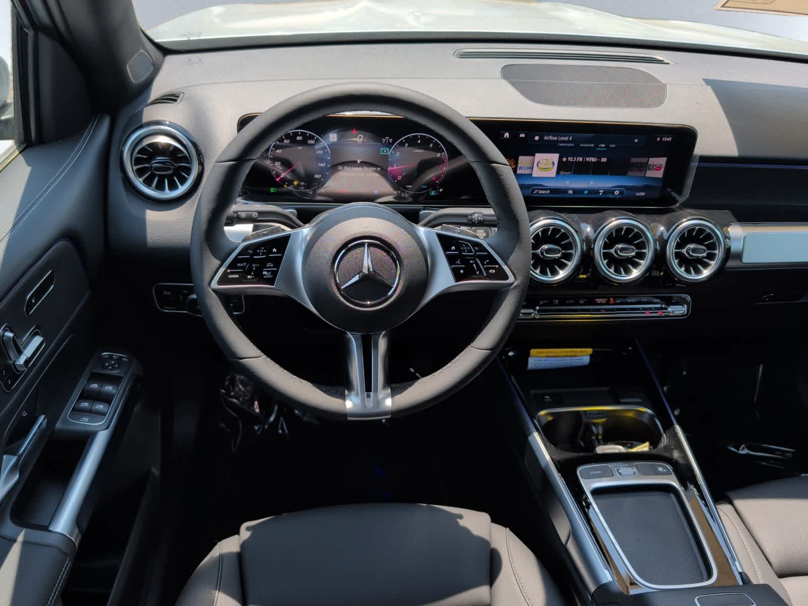 new 2026 Mercedes-Benz GLB 250 car
