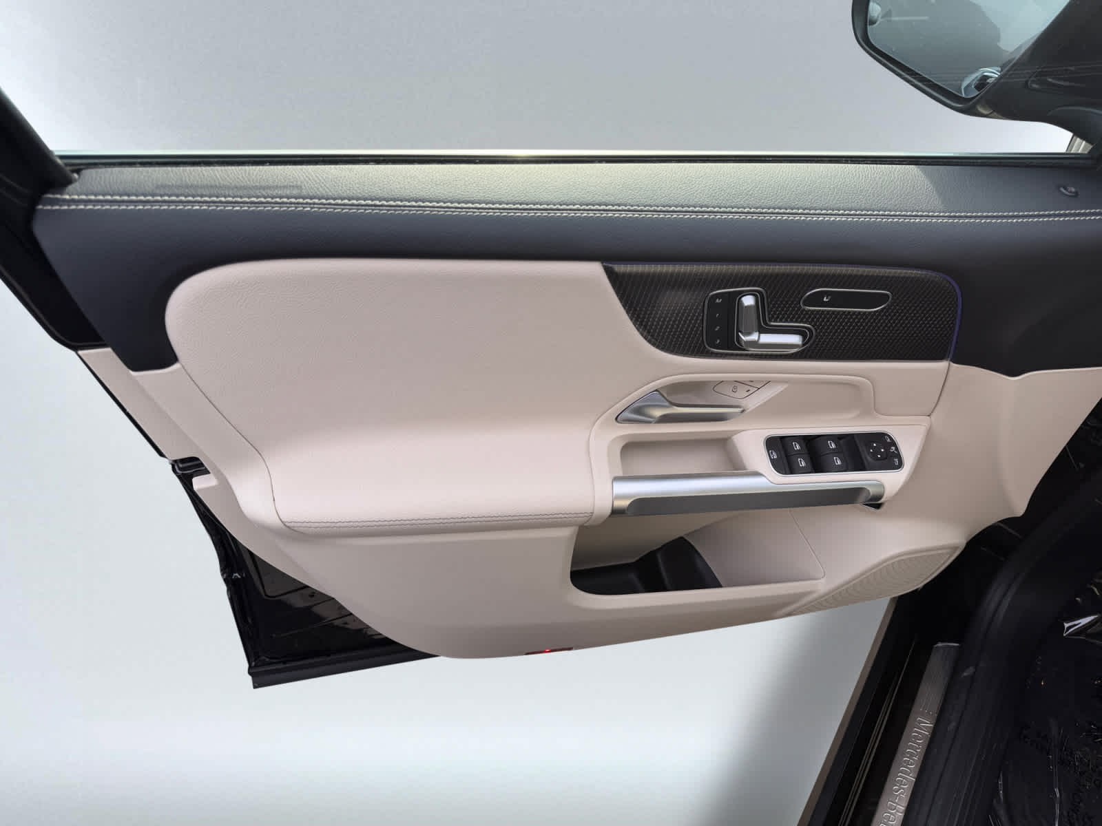 used 2021 Mercedes-Benz GLB 250 car, priced at $24,788