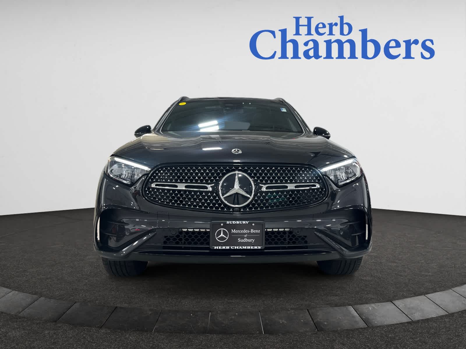 2025 Mercedes Benz GLC 300 4MATIC photo 2