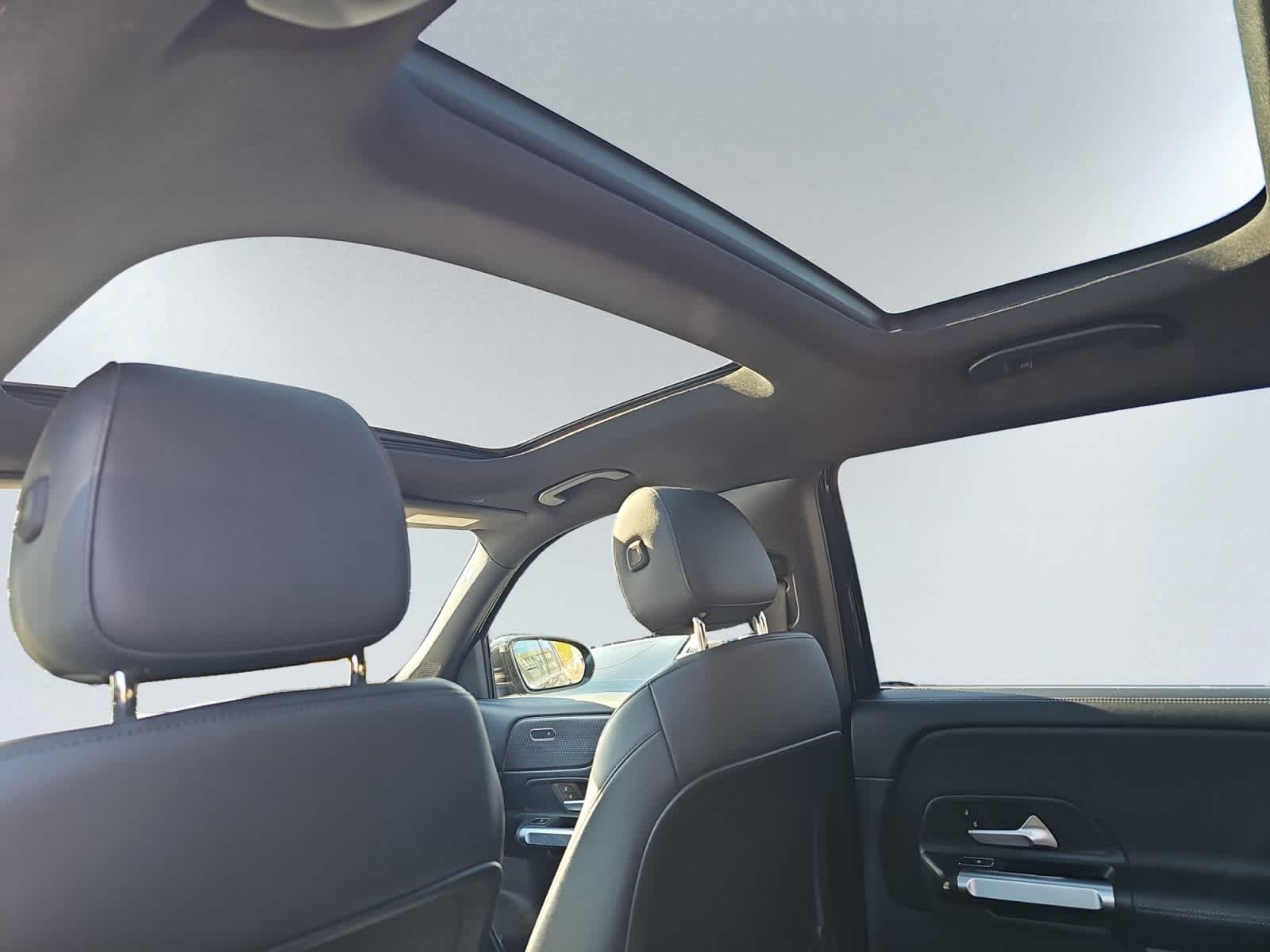 used 2022 Mercedes-Benz GLB 250 car, priced at $30,998