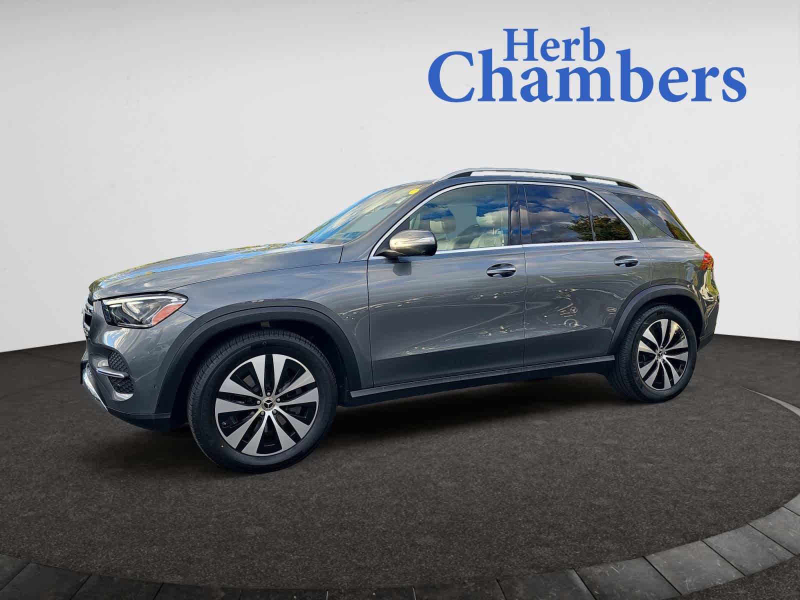 2025 Mercedes Benz GLE 350 4MATIC photo 4