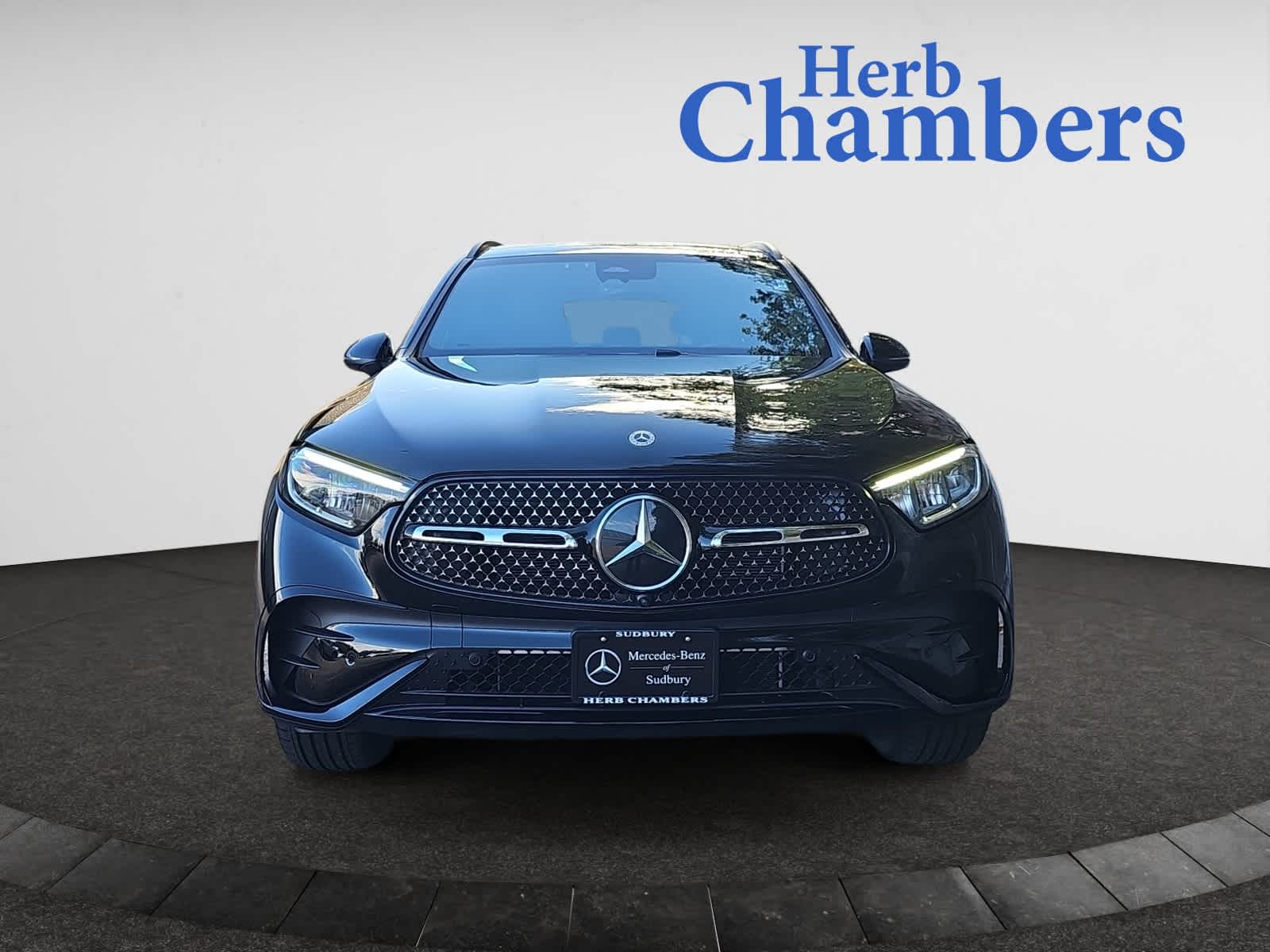 2025 Mercedes Benz GLC 300 4MATIC photo 2