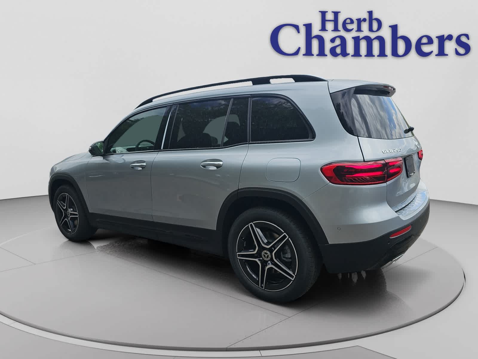 new 2026 Mercedes-Benz GLB 250 car