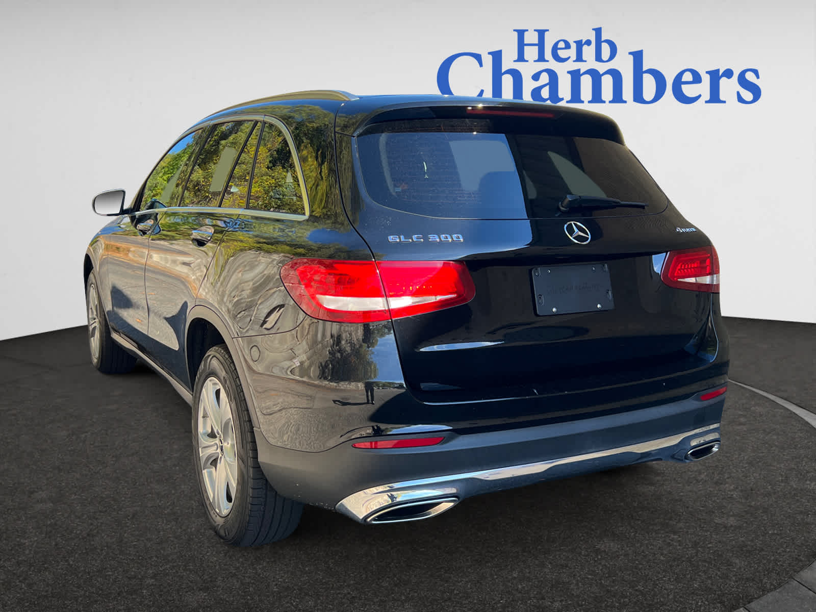 2018 Mercedes Benz GLC 300 4MATIC photo 3