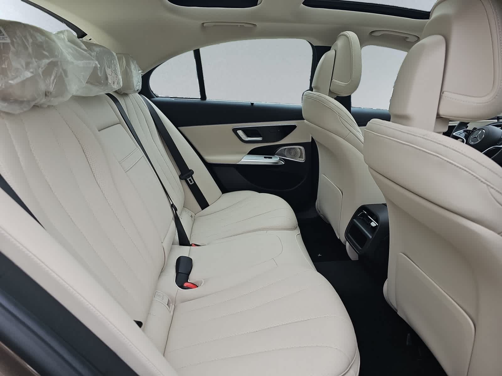 2026 Mercedes-Benz E-Class E350 - Photo 16