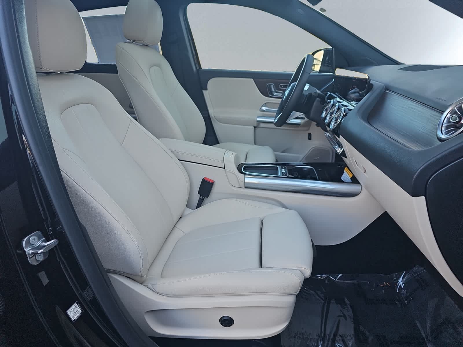 used 2026 Mercedes-Benz GLA 250 car, priced at $43,298