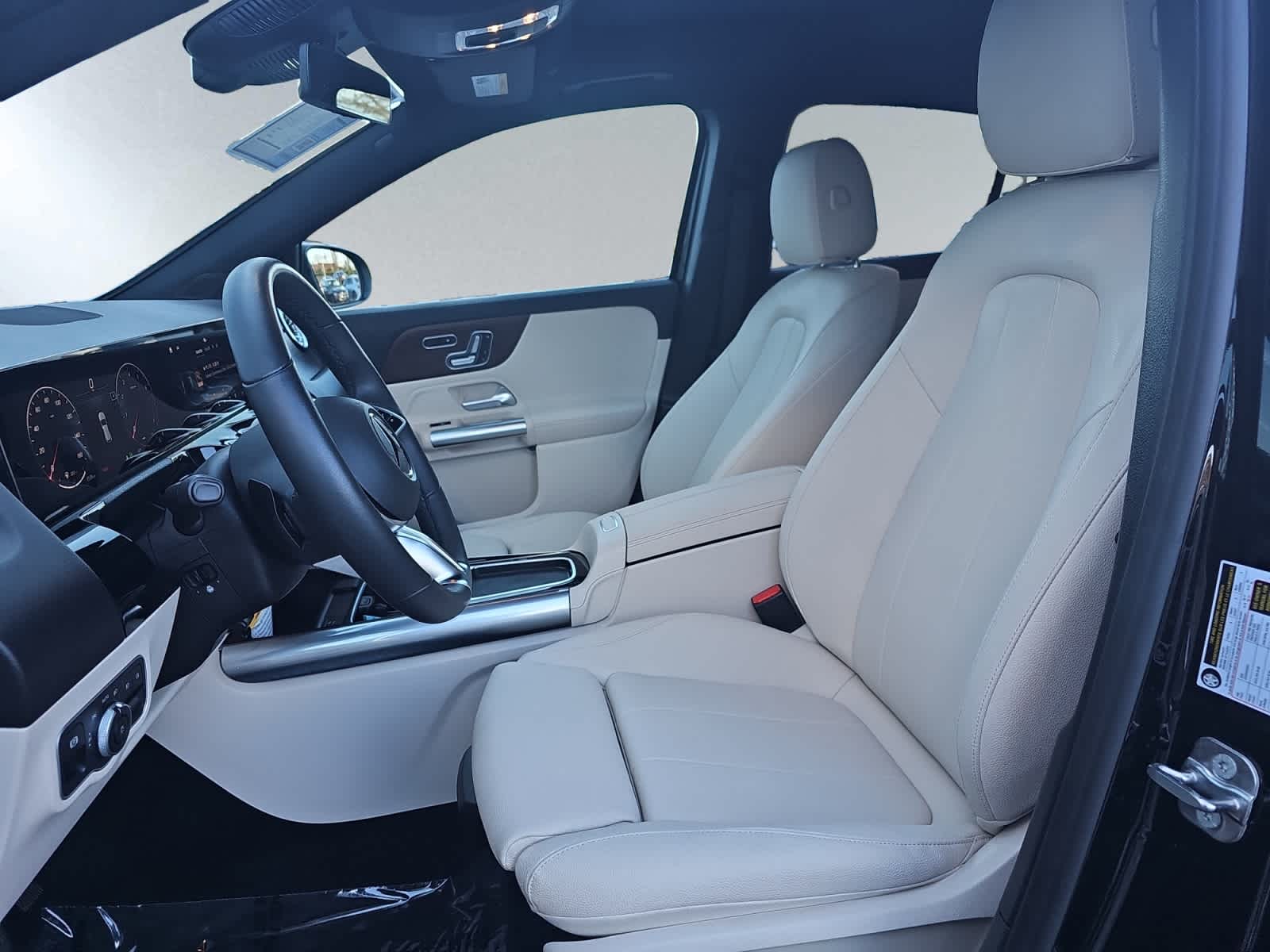 used 2026 Mercedes-Benz GLA 250 car, priced at $43,298