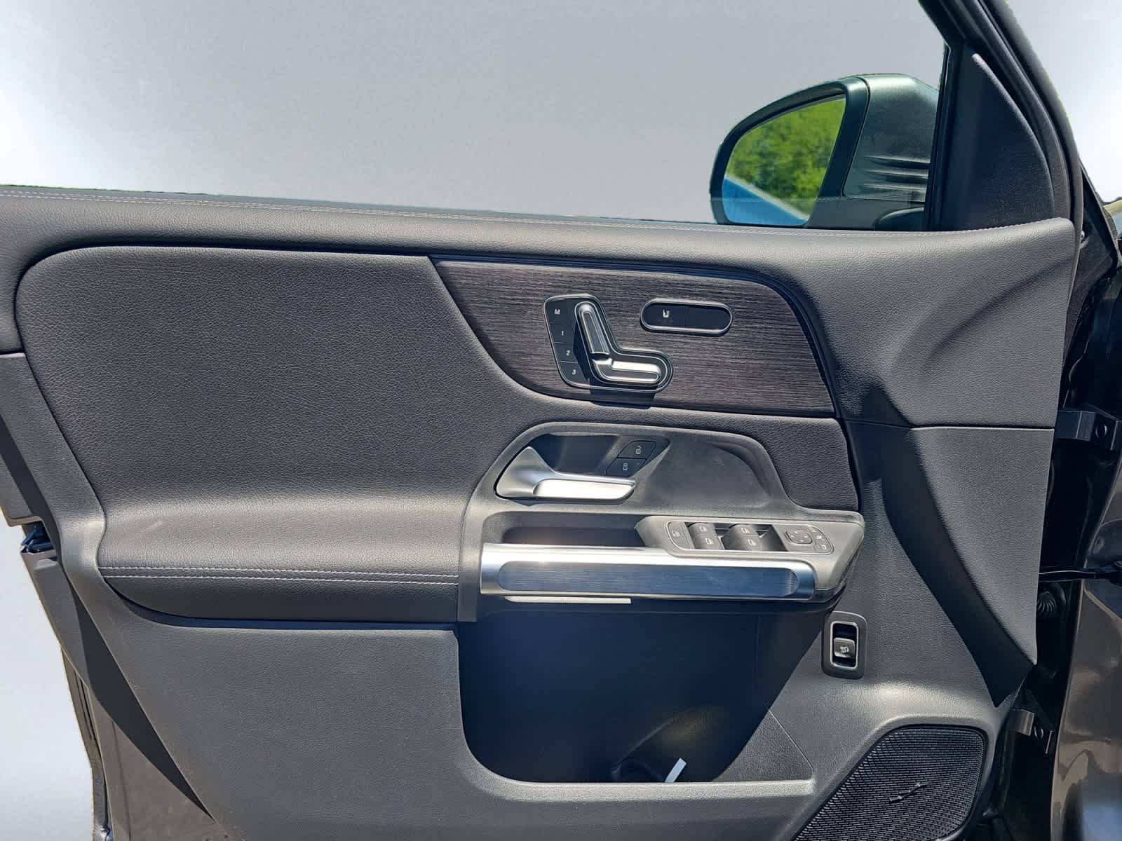 new 2026 Mercedes-Benz GLB 250 car
