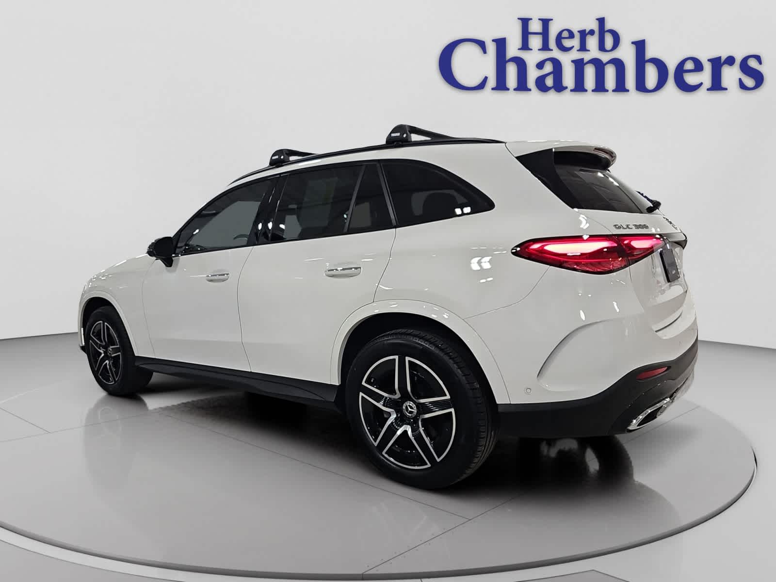 2024 Mercedes Benz GLC 300 photo 2