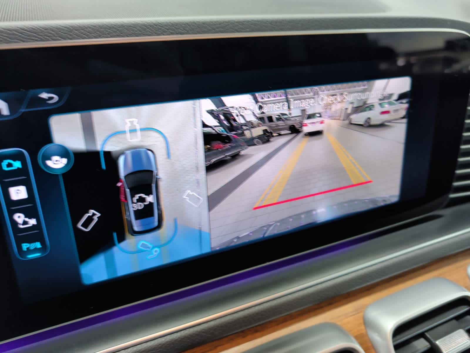 used 2025 Mercedes-Benz GLE 450 car, priced at $67,998