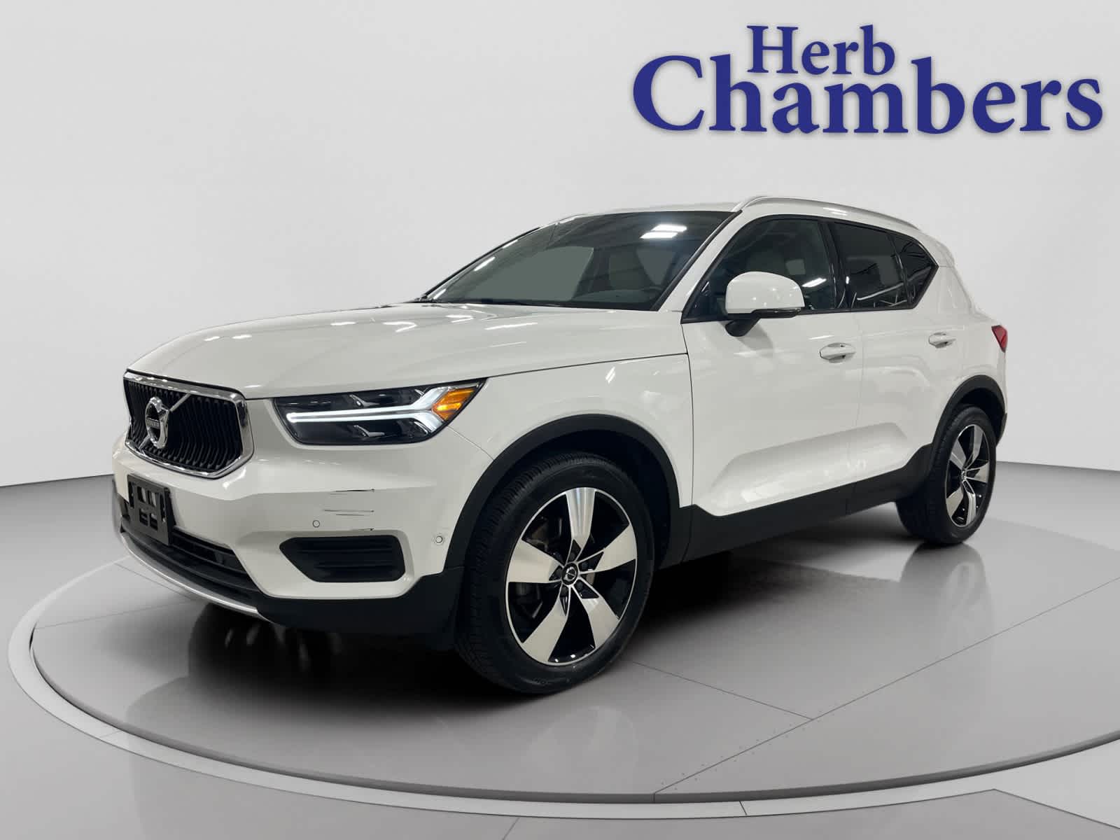 2019 Volvo XC40 T5 Momentum photo 4