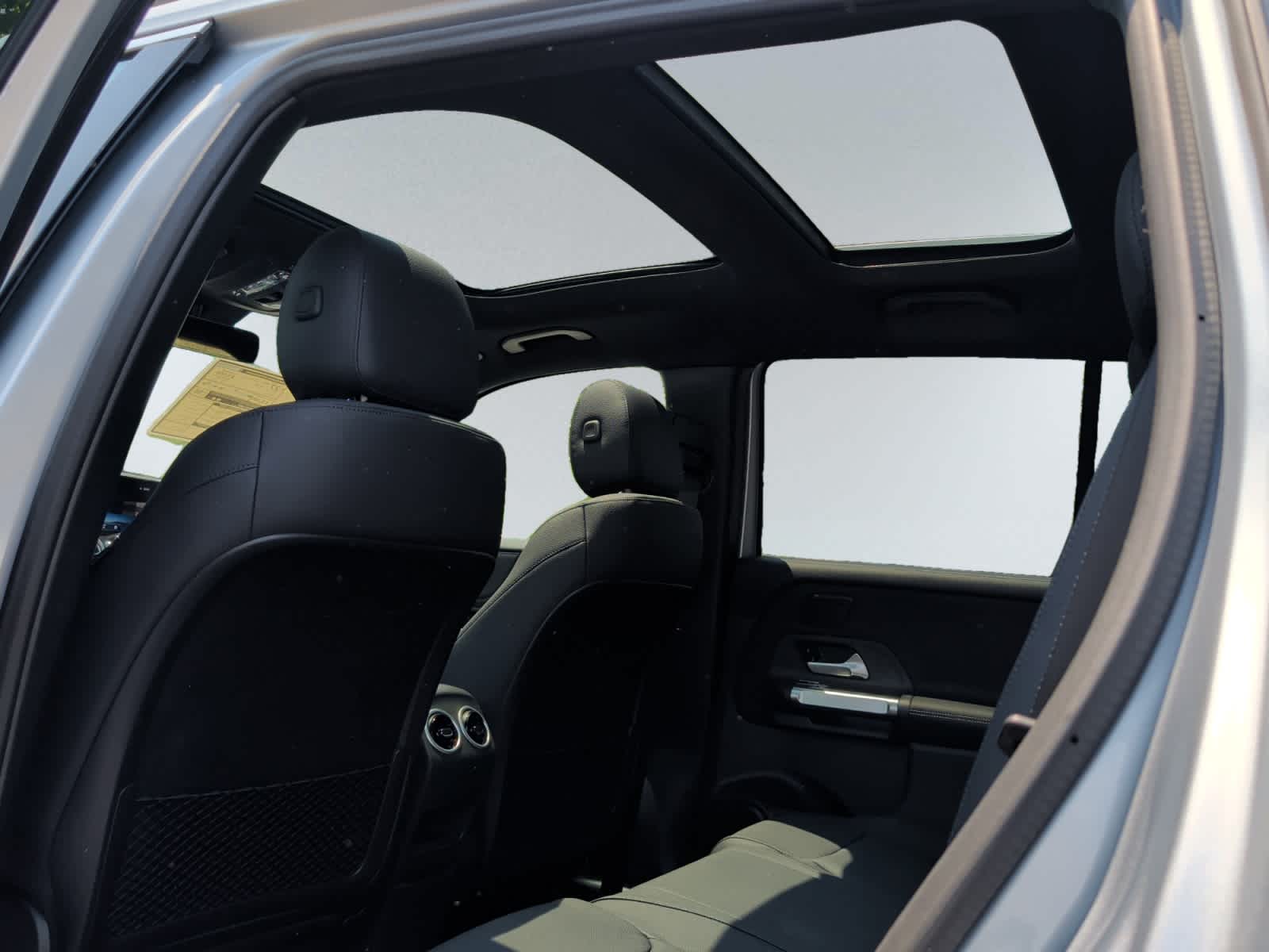 new 2026 Mercedes-Benz GLB 250 car