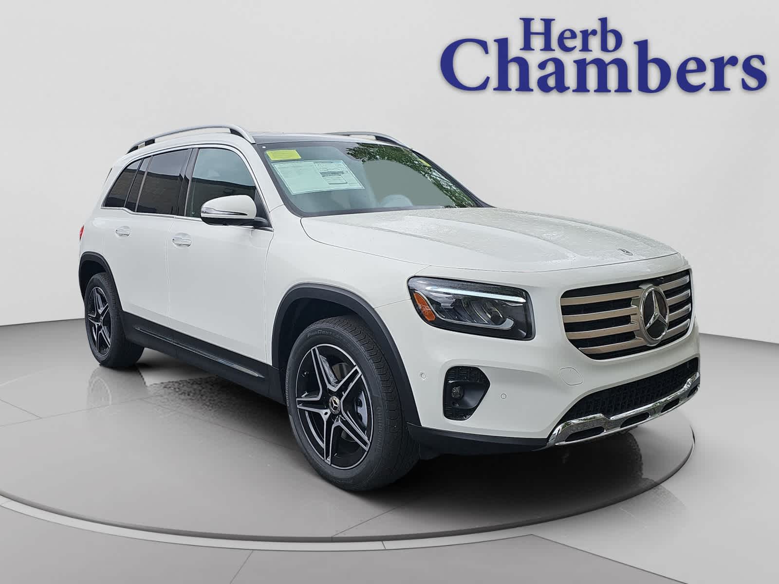 2026 Mercedes-Benz GLB GLB 250 4MATIC's photo
