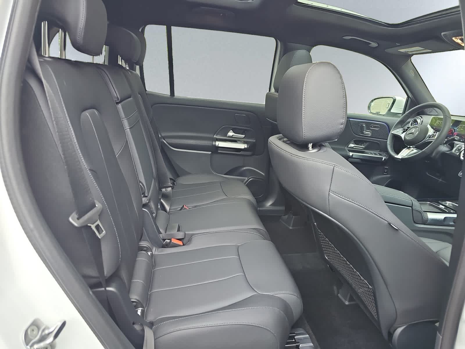 new 2026 Mercedes-Benz GLB 250 car