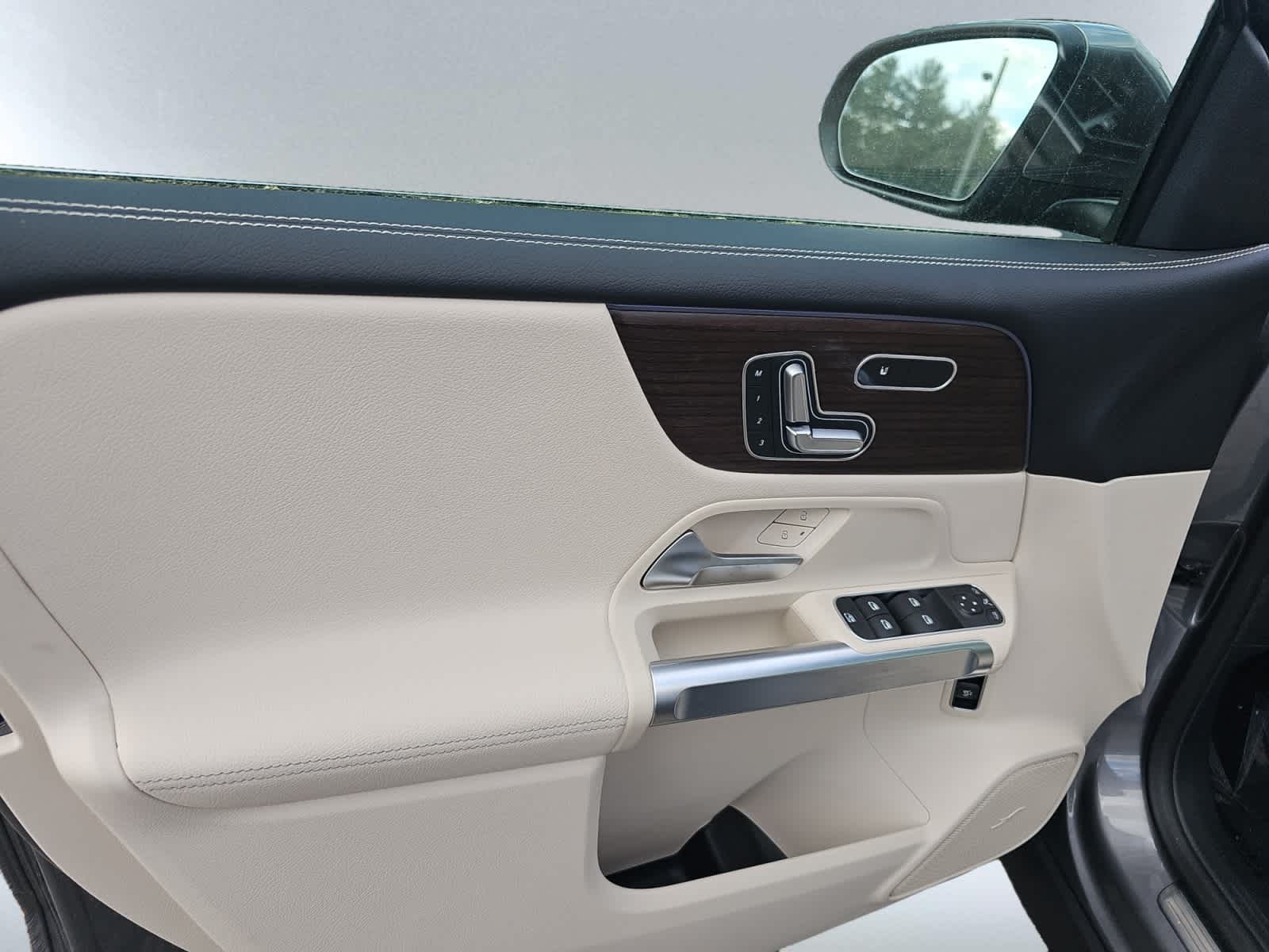 new 2026 Mercedes-Benz GLB 250 car
