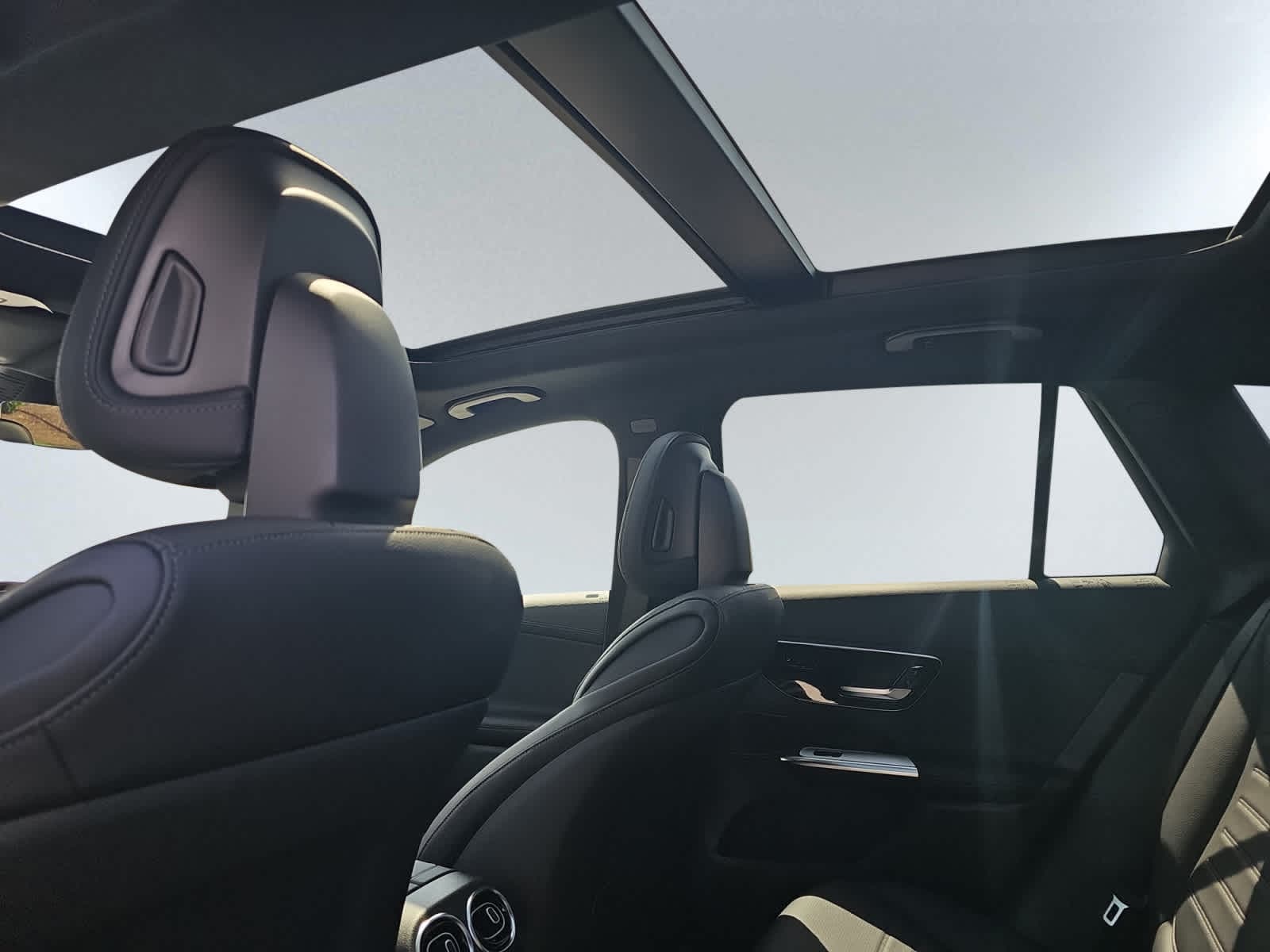 new 2026 Mercedes-Benz GLC 300 car