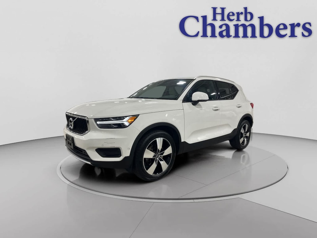 Used 2019 Volvo XC40 T5 Momentum SUV