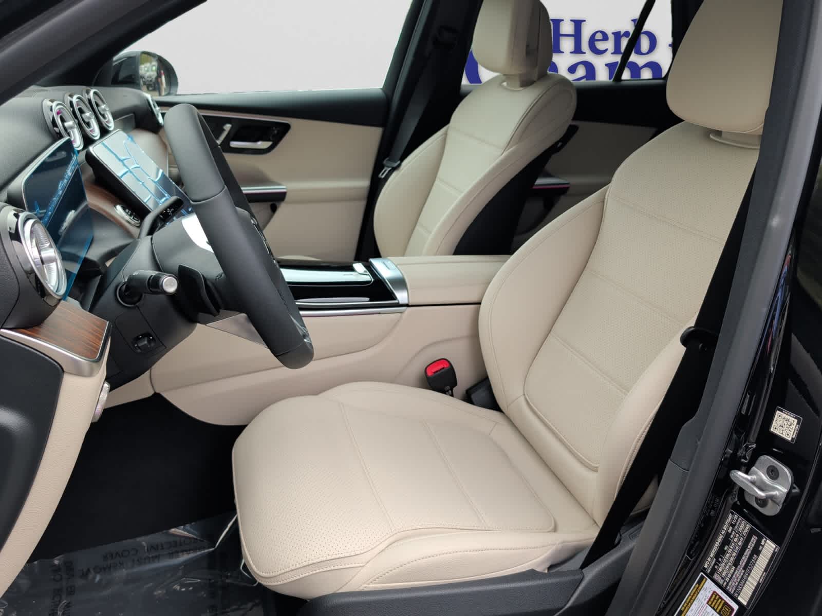 new 2026 Mercedes-Benz GLC 300 car