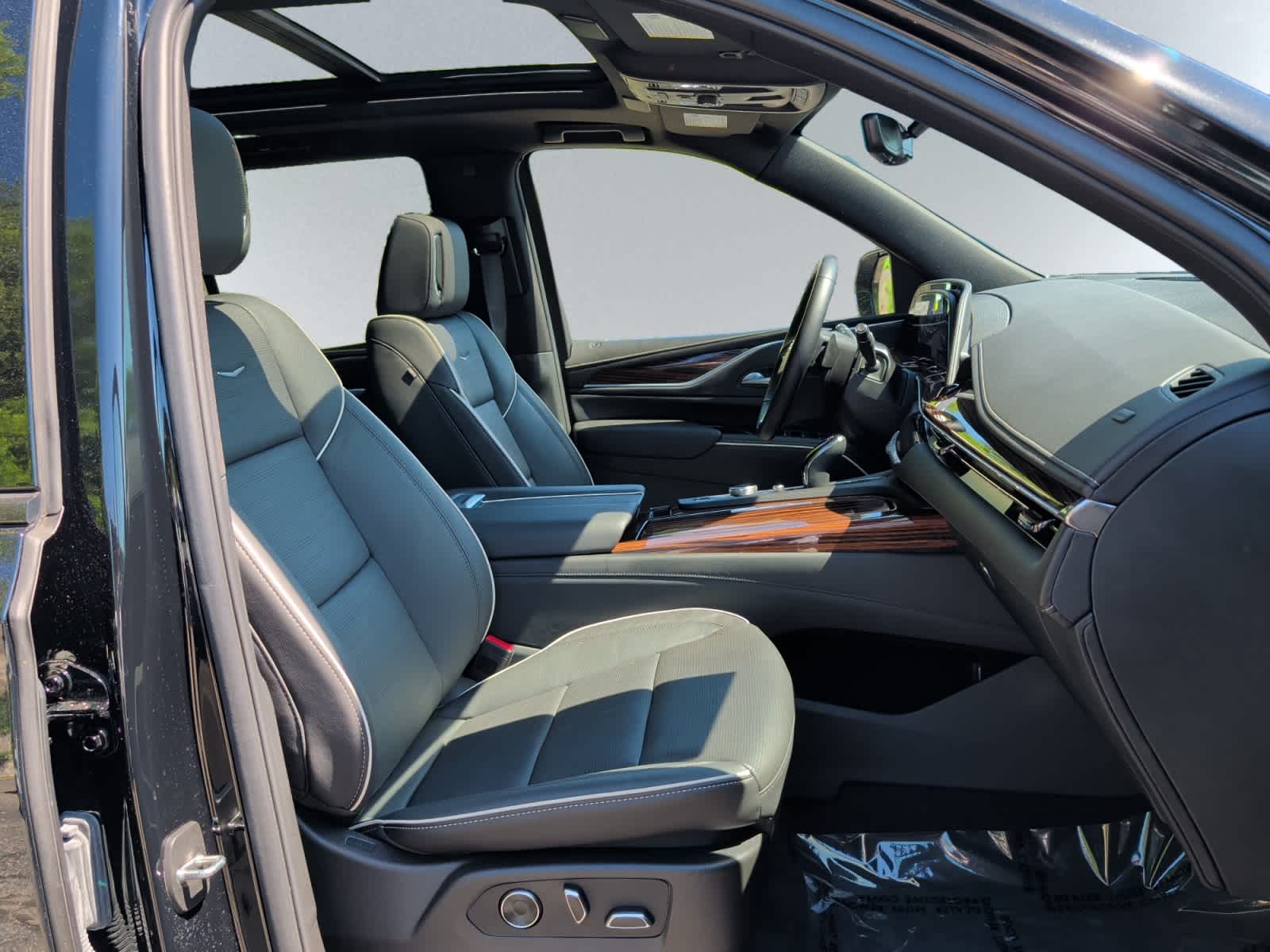 used 2024 Cadillac Escalade car, priced at $78,498