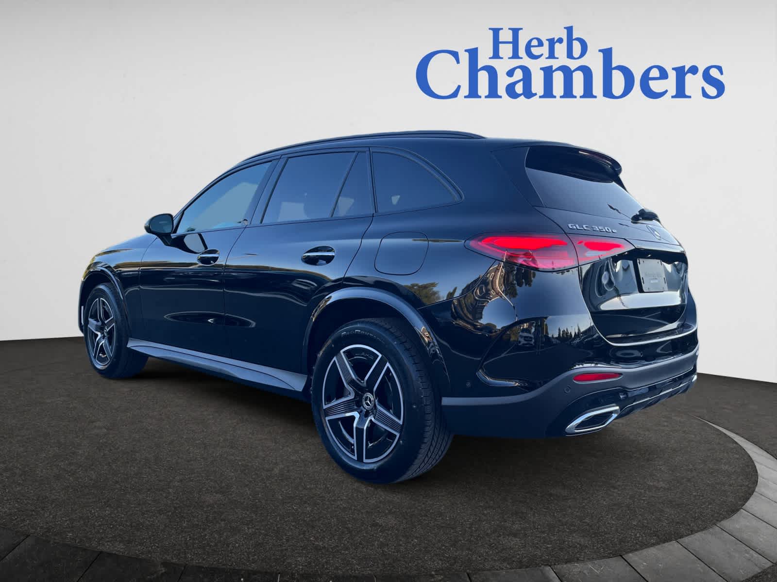 2025 Mercedes Benz GLC 350e 4MATIC photo 3