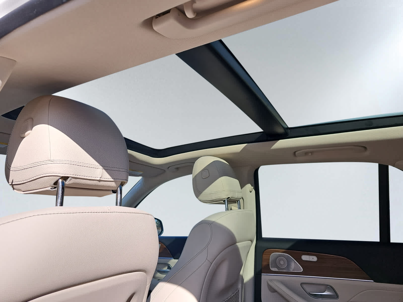 used 2023 Mercedes-Benz GLE 350 car, priced at $47,998