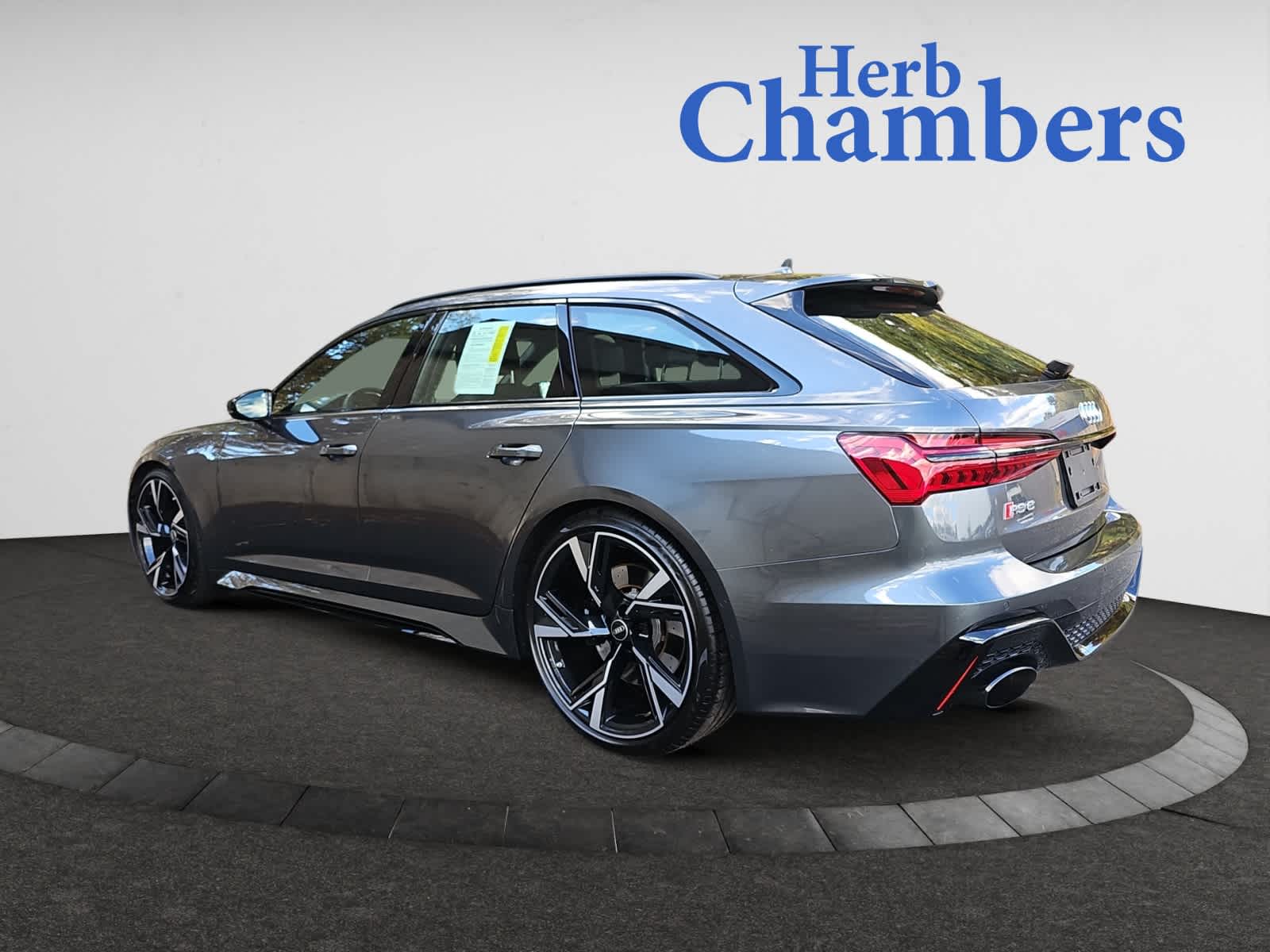 2021 Audi RS 6 Avant Base photo 3