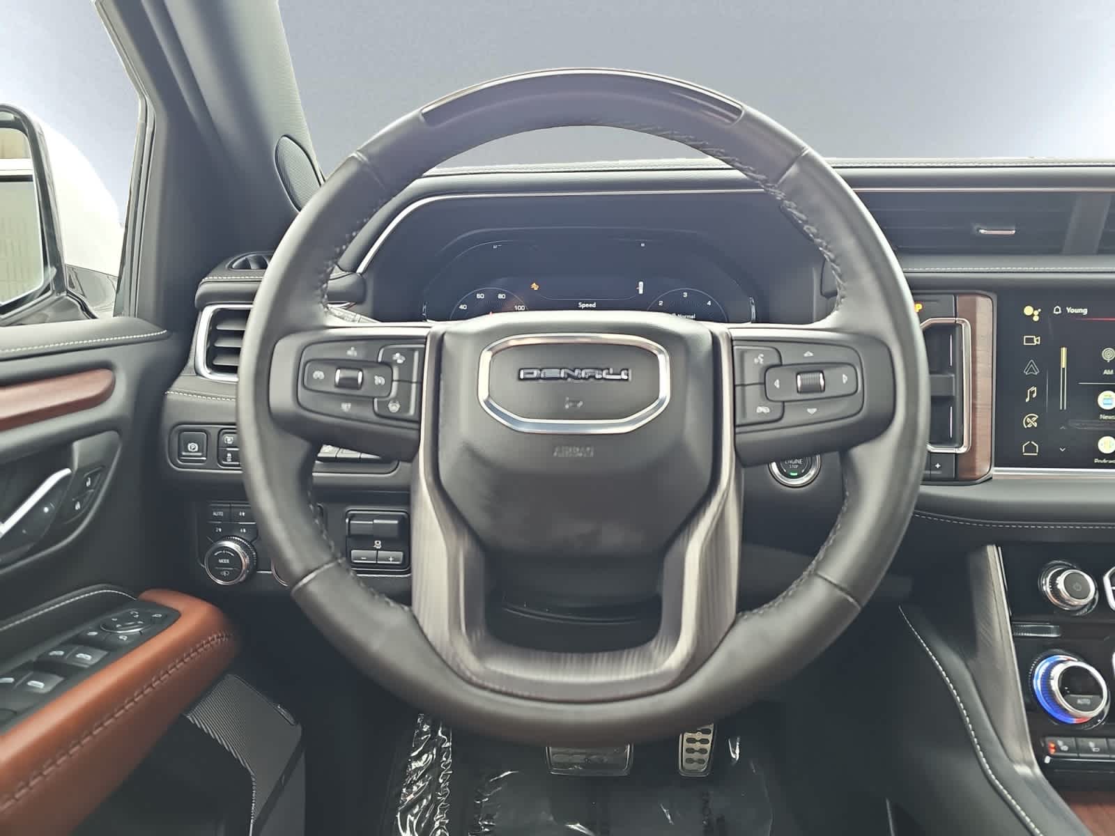 used 2024 GMC Yukon car, priced at $79,998