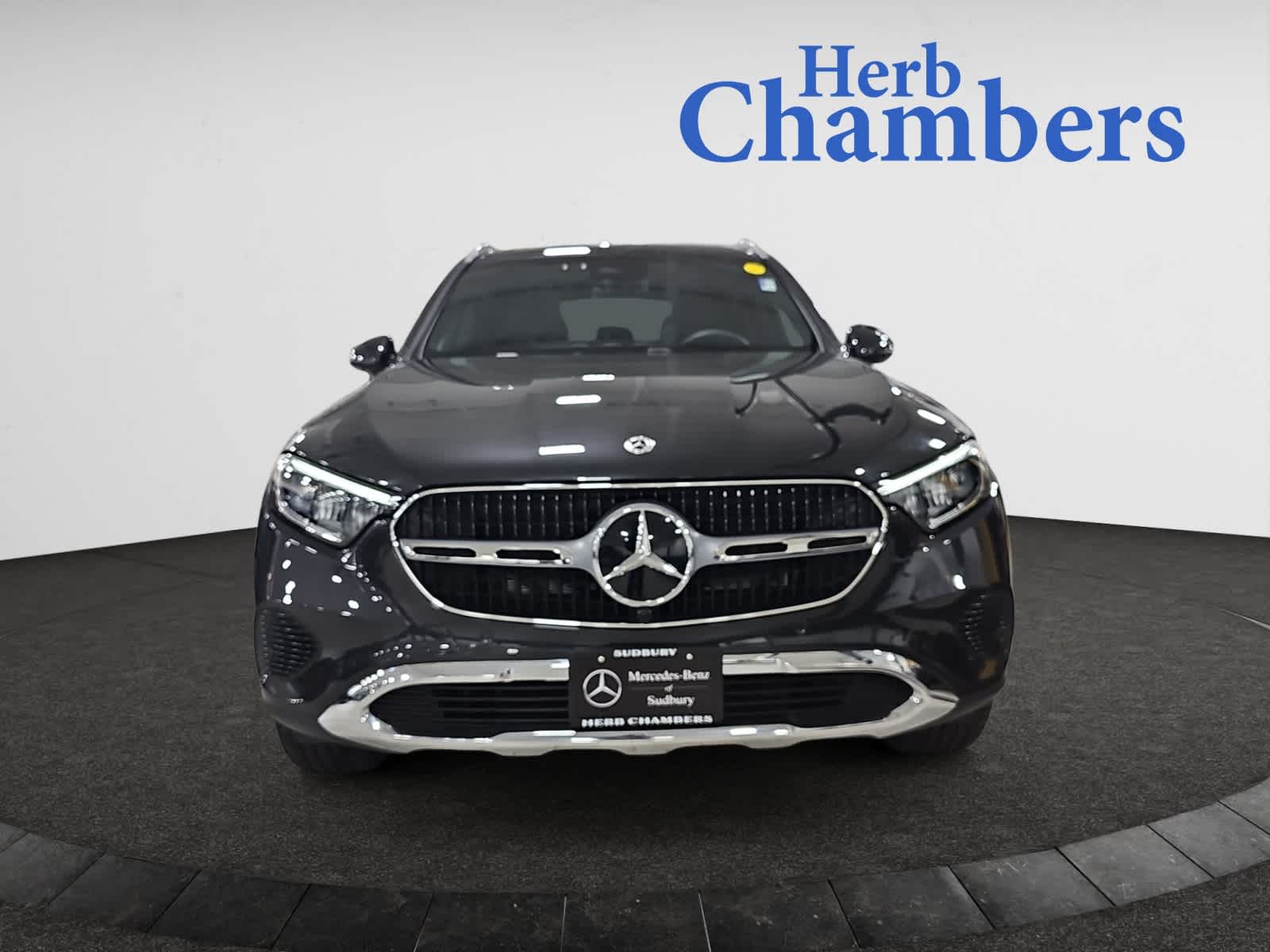 2025 Mercedes Benz GLC 300 4MATIC photo 2