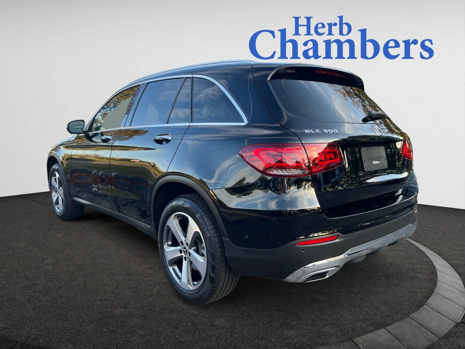 2022 Mercedes Benz GLC 300 4MATIC photo 3