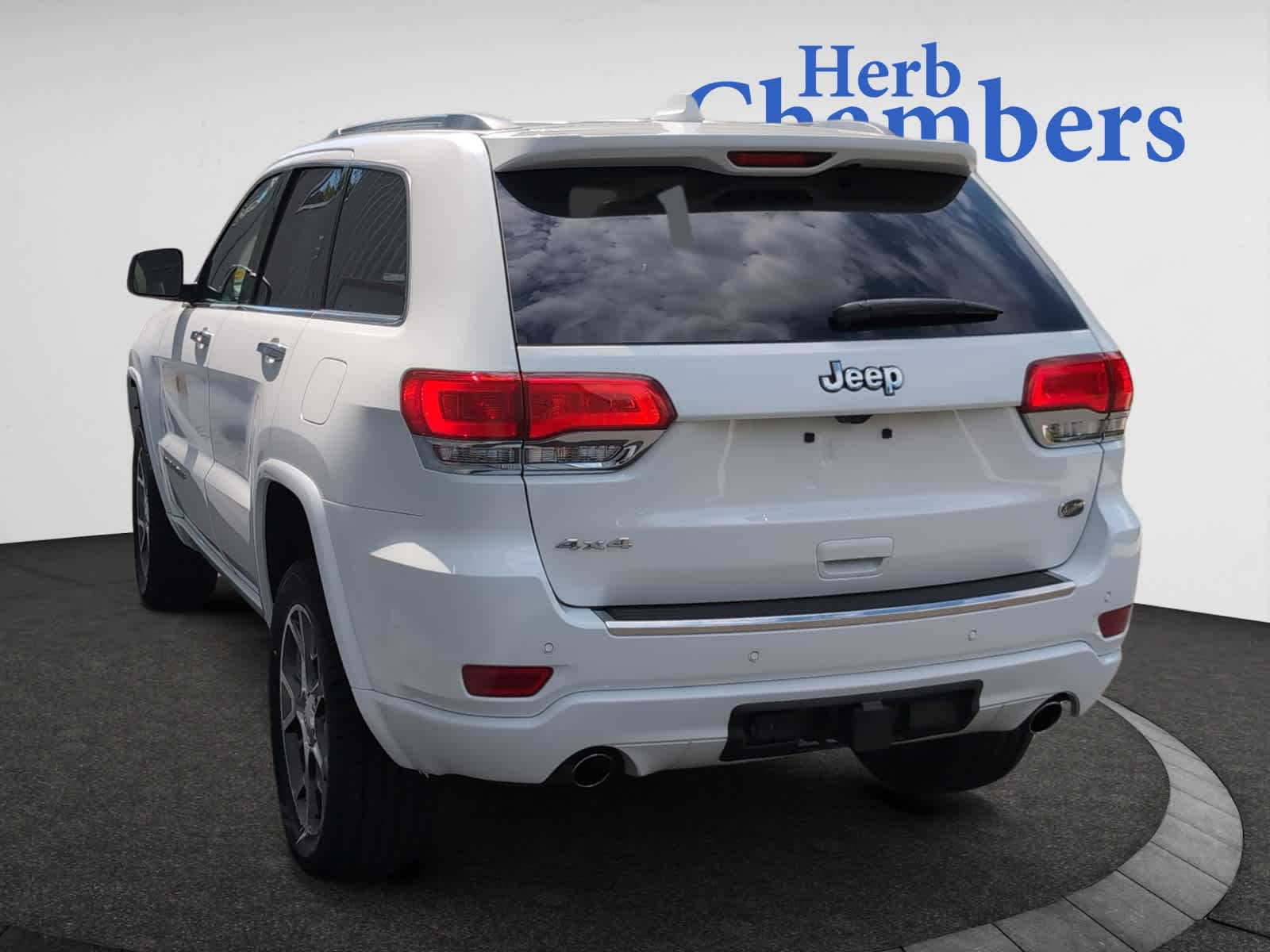 2020 Jeep Grand Cherokee Overland photo 2