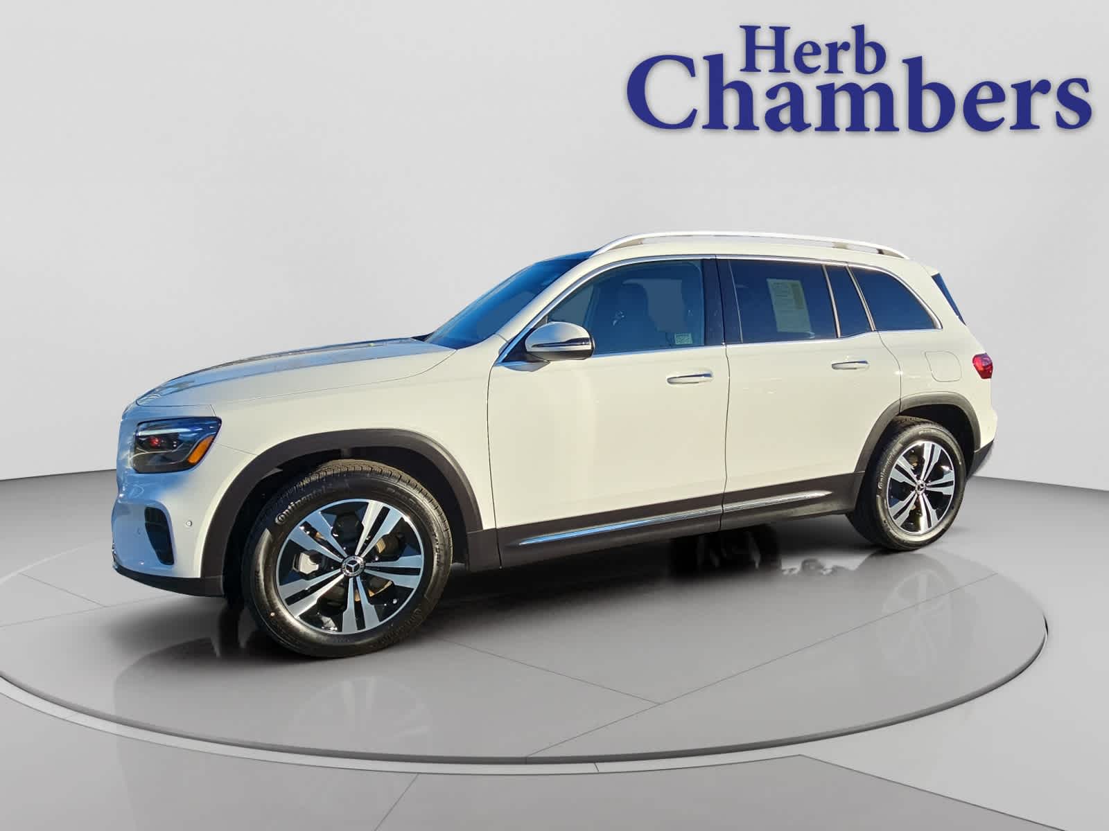 2025 Mercedes Benz GLB 250 4MATIC photo 4