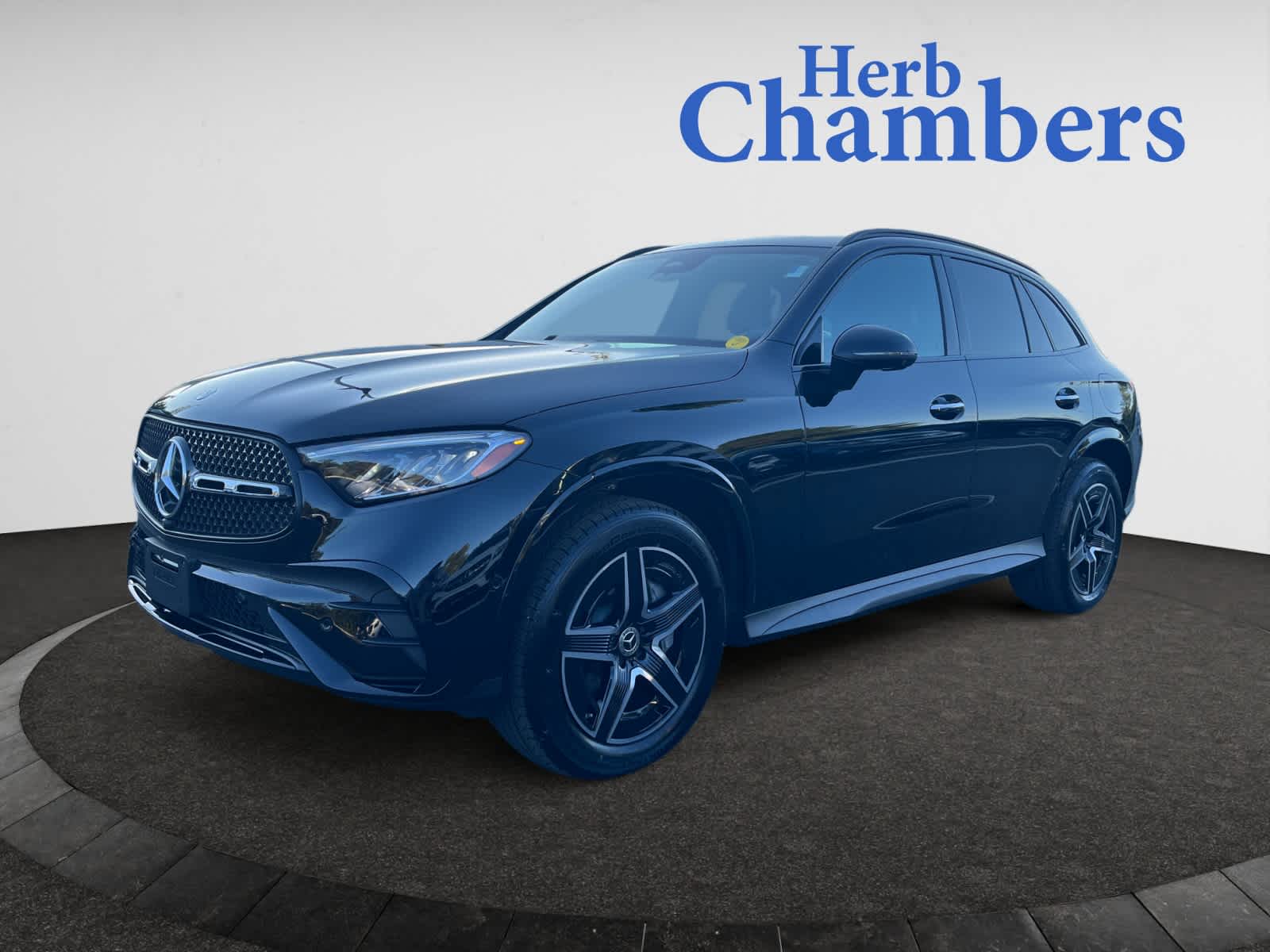 2025 Mercedes Benz GLC 350e 4MATIC photo 4
